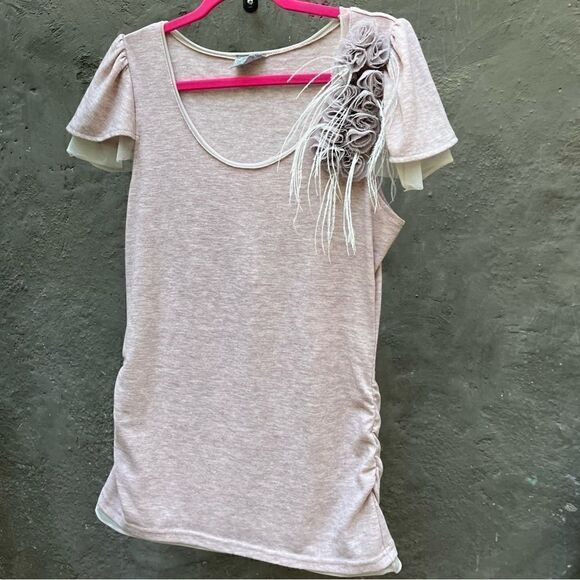 ANTHROPOLOGIE LULUMARI FLOWER FEATHER EMBELLISHED SHORT SLEEVE RUCHED TOP MEDIUM - Picture 12 of 15